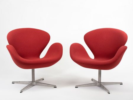 2001 Swan Chair, Model 3320 by Arne Jacobsen for Fritz Hansen in Red Boucle For Cheap