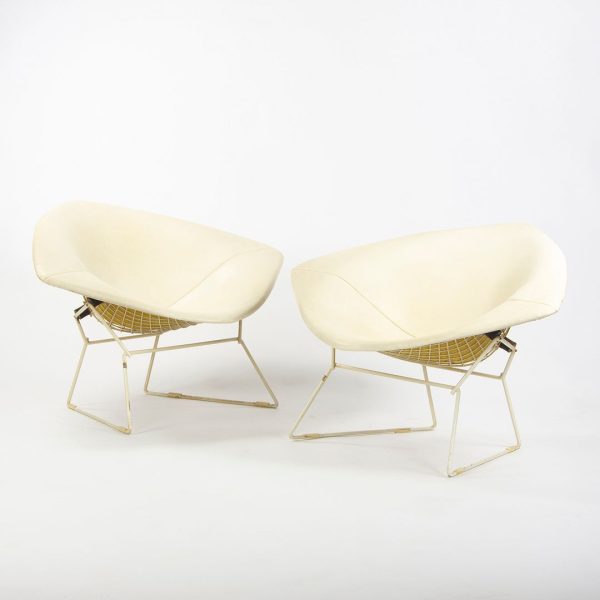 1960s Pair of 422L Large Diamond Chairs by Harry Bertoia for Knoll in Ivory with White Frames Online Hot Sale