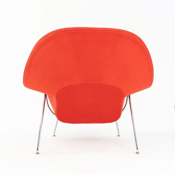 2010 Full Size Womb Chair, model 70L by Eero Saarinen for Knoll in Crimson Boucle Fabric Hot on Sale