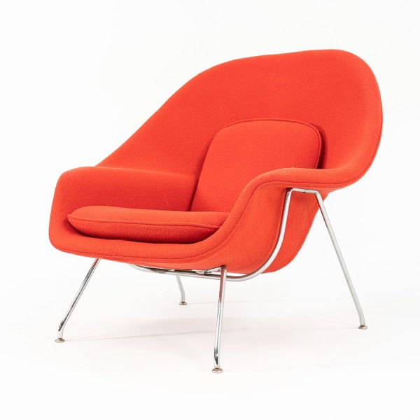 2010 Full Size Womb Chair, model 70L by Eero Saarinen for Knoll in Crimson Boucle Fabric Hot on Sale