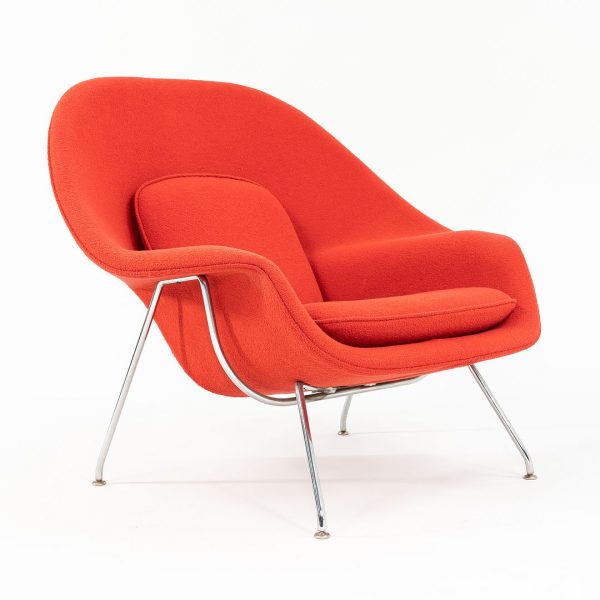 2010 Full Size Womb Chair, model 70L by Eero Saarinen for Knoll in Crimson Boucle Fabric Hot on Sale