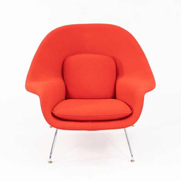 2010 Full Size Womb Chair, model 70L by Eero Saarinen for Knoll in Crimson Boucle Fabric Hot on Sale